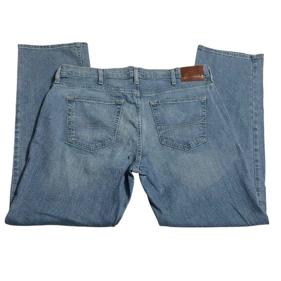 Hollister Mens Jeans Size 36 Classic Straight Leg Epic Flex Light Wash Zip Fly - Picture 5 of 12